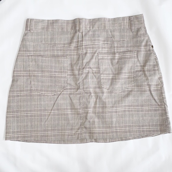 Blush | Mini Skirt New with Tags - Picture 2 of 3